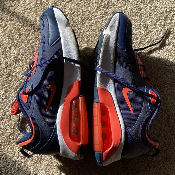 Airzoo Nike Sneakers - Picture 2 of 3